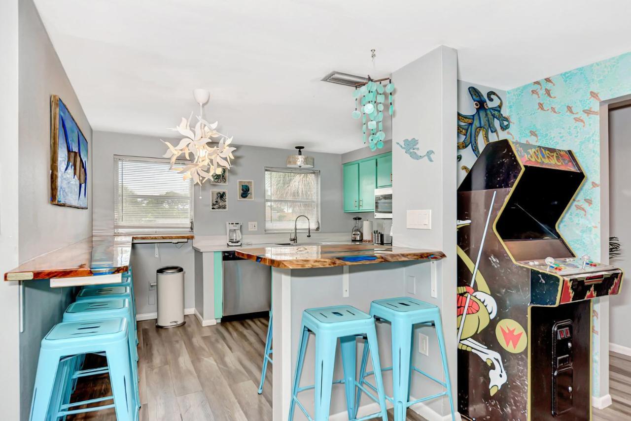 Mermaid House With Pool Jacuzzi Steps To Siesta Key Beach ซาราโซตา ภายนอก รูปภาพ